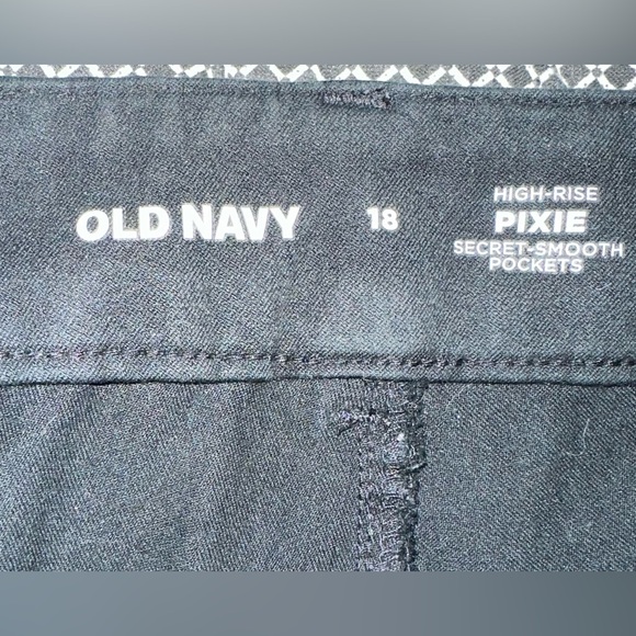 Old Navy Black Pixie Pants - Picture 3 of 3